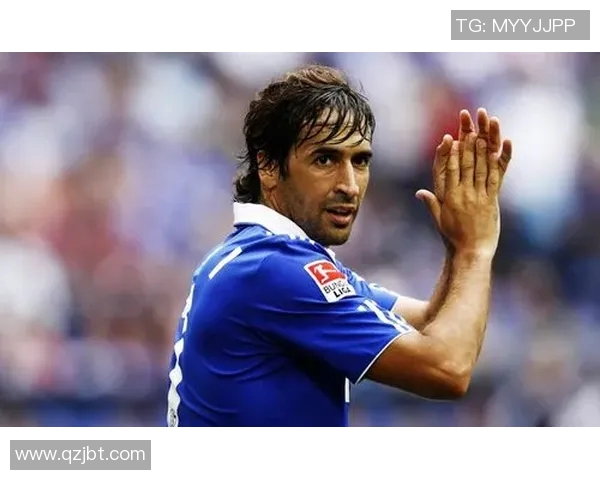 后位足球明星的精彩瞬间与独特风采展现